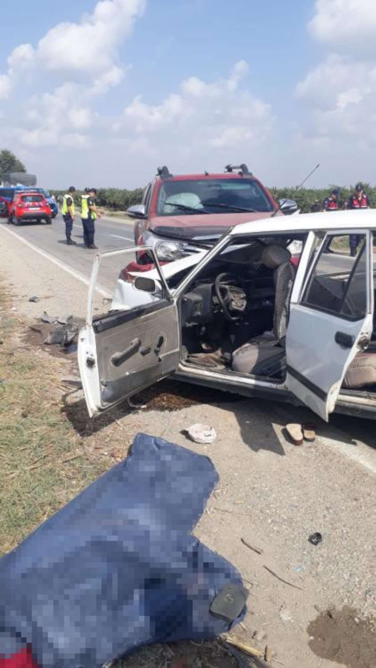 Mersin’de feci kaza: 2 kişi hayatını kaybetti, 3 kişi de yaralandı!