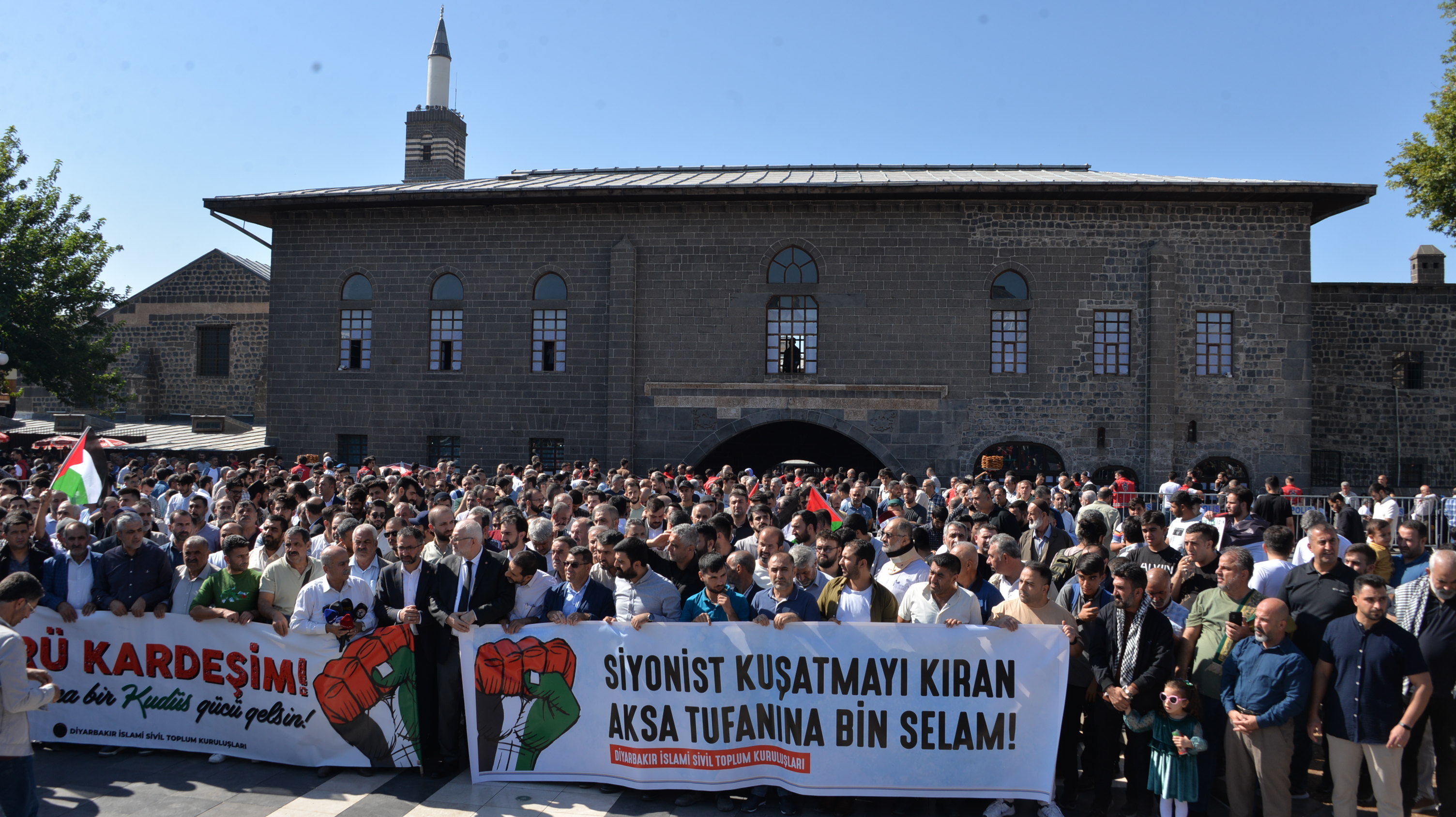 Diyarbakır'da 'İsrail' protestosu: Festivalin iptalini istediler