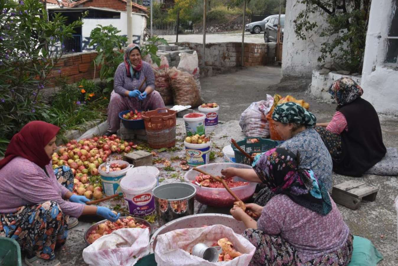 Aliağa'da 1870'lerden beri üretiliyor: Sofraların vazgeçilmezi, yapımı oldukça zahmetli