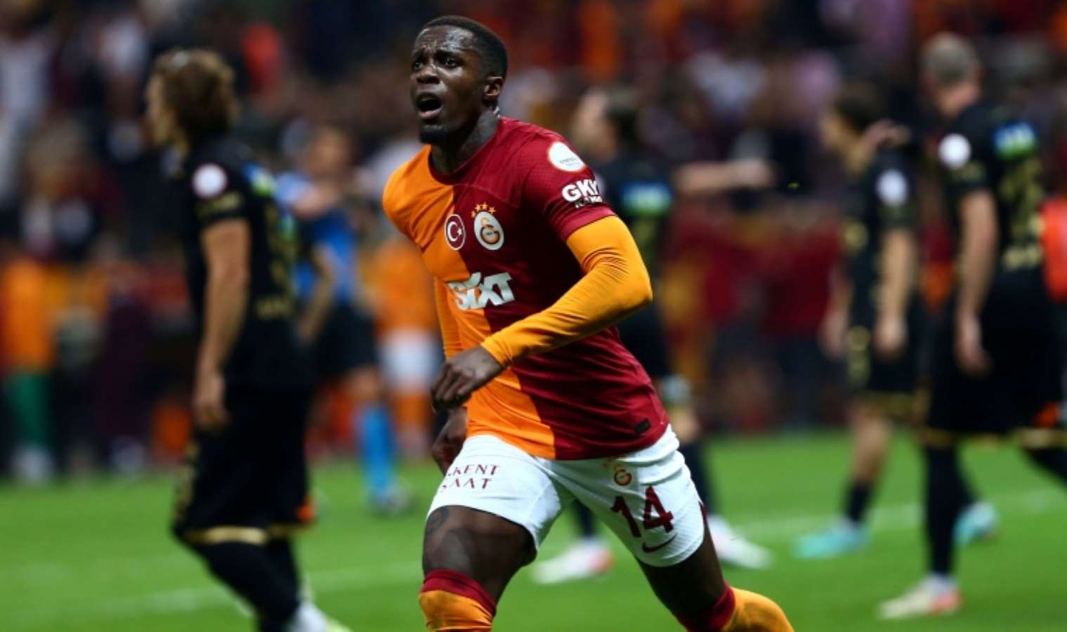 Old Trafford'da Galatasaraylı yıldızlar Kerem ve Zaha için ilklerin gecesi!