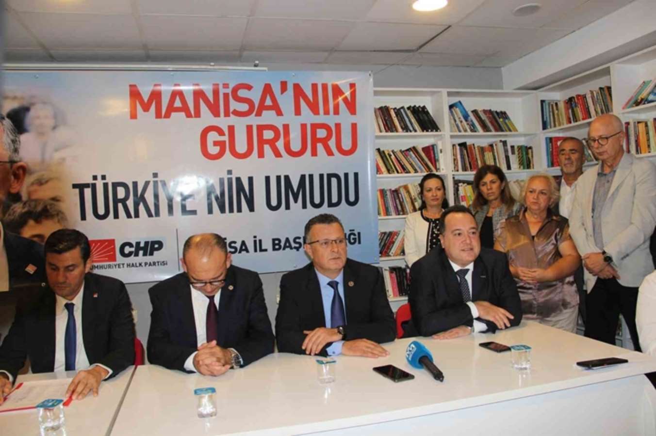 CHP’deki 'değişim' taraftarları Manisa’dan start verdi: 'Sonuna kadar arkasındayız'