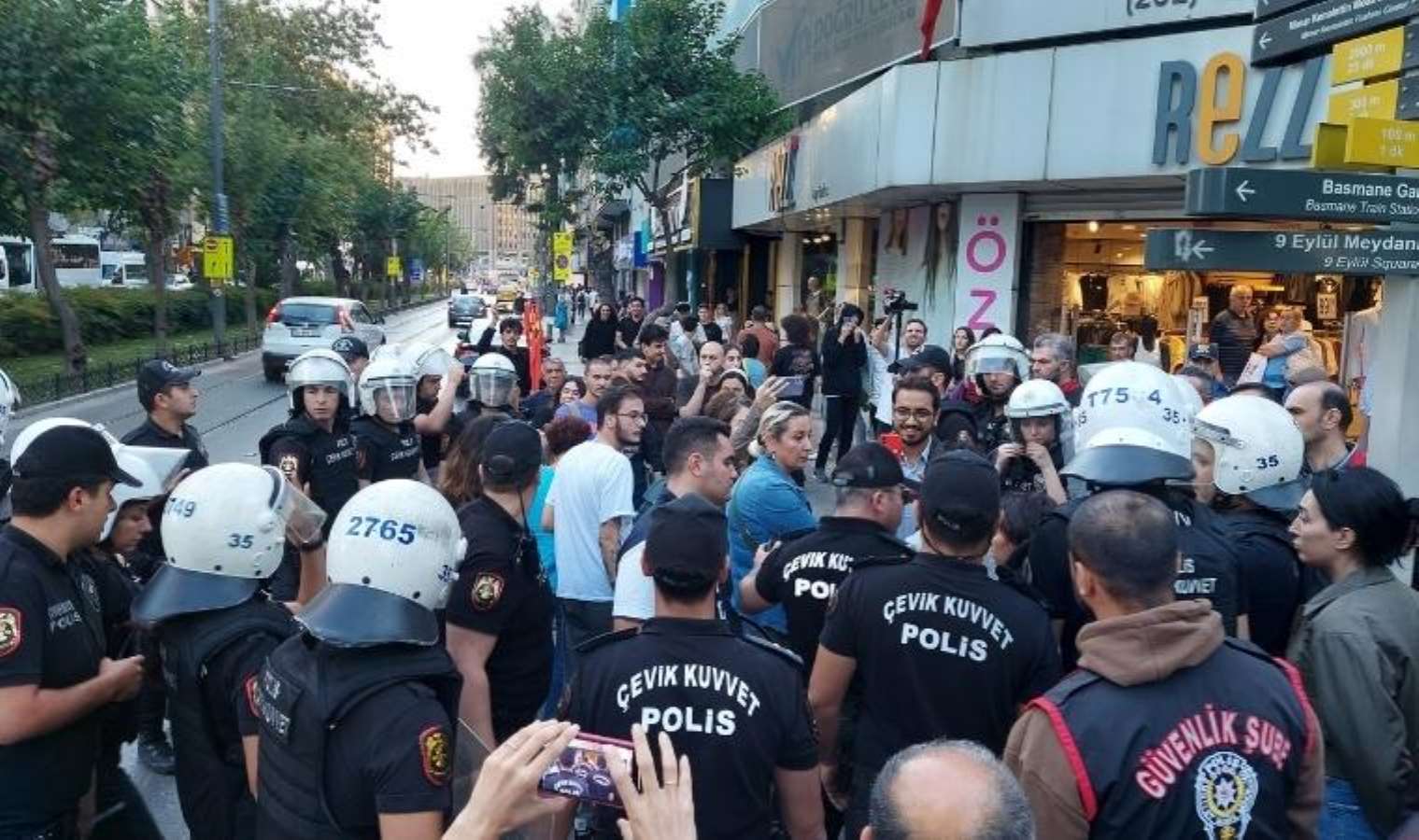 HDP'ye destek açıklamasına polis müdahalesi