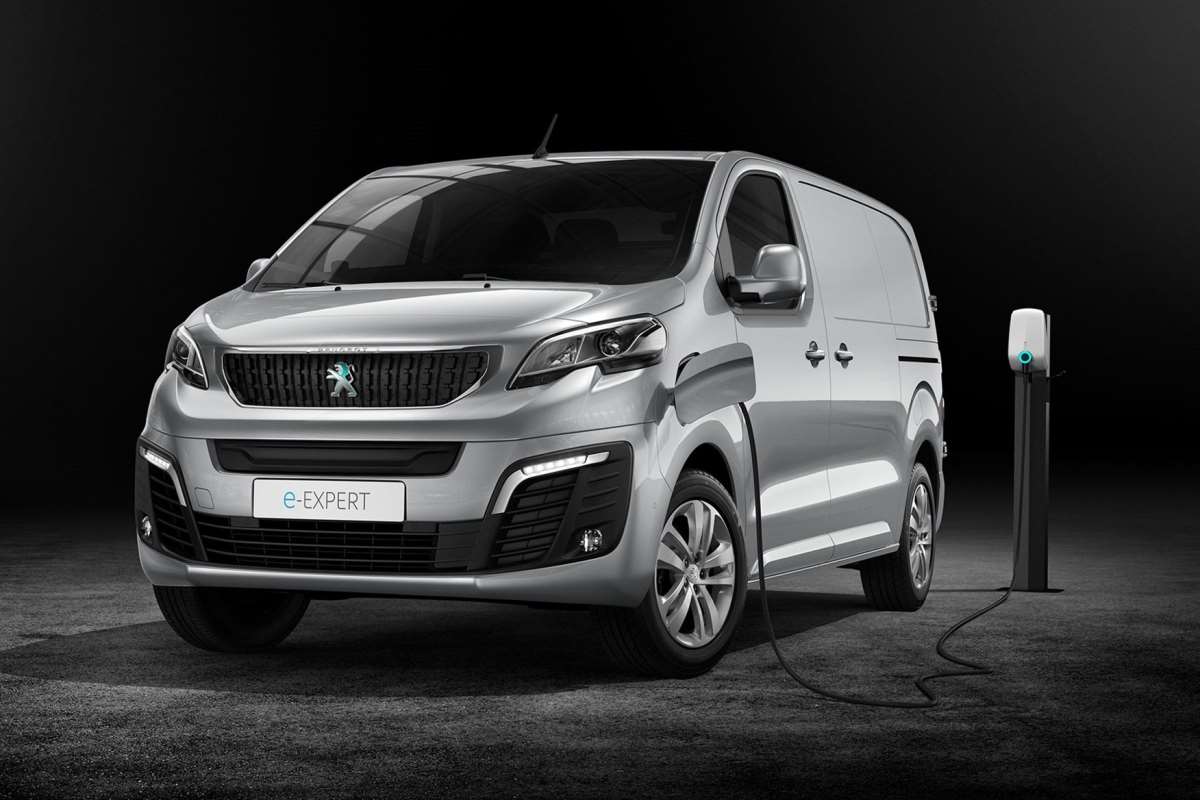 Peugeot hafif ticariler yenilendi: Elektrikli modellerle yakıt parası cepte kalacak!