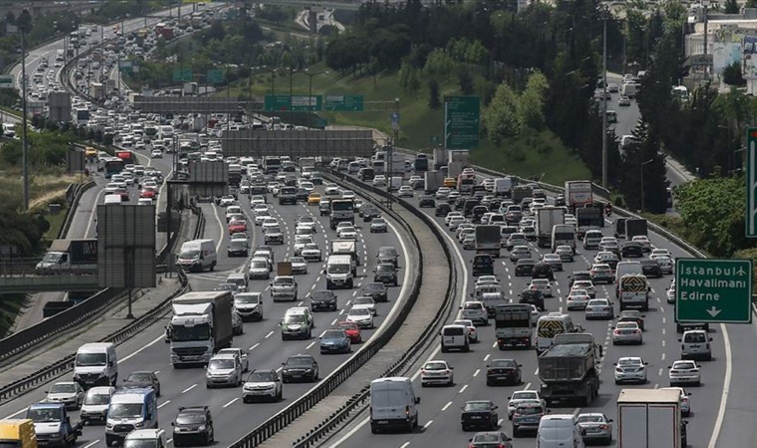 Uzun süre trafikte kalanlar dikkat: 5 duyunuzdan birini kaybedebilirsiniz