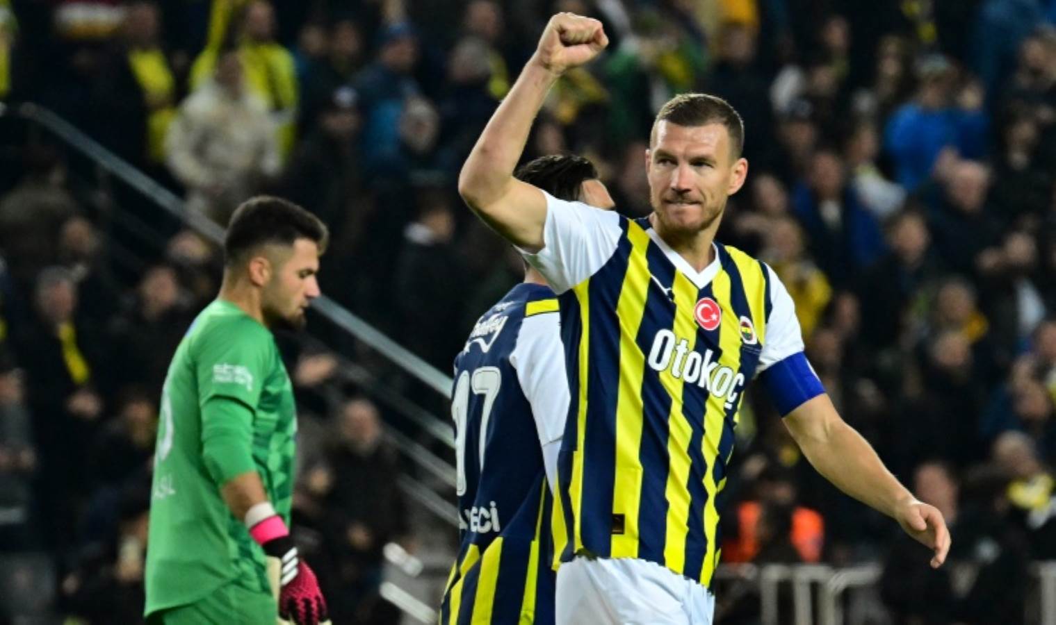 Fenerbahçe'den Edin Dzeko paylaşımı: 'Endişeye mahal yok endişeye'