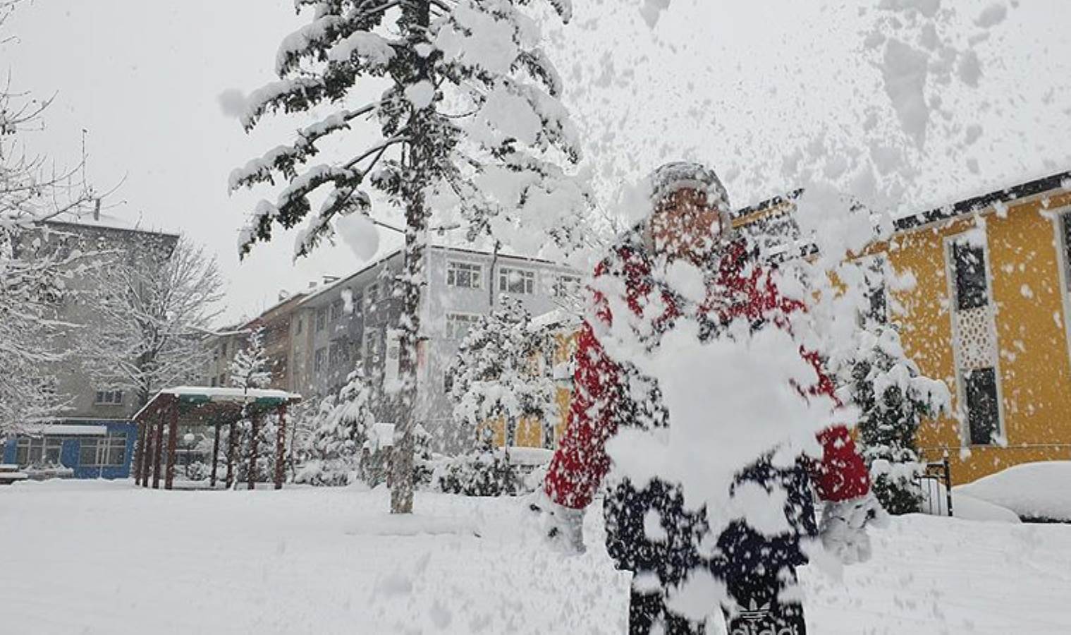 Birçok il ve ilçede eğitime 'kar' engeli