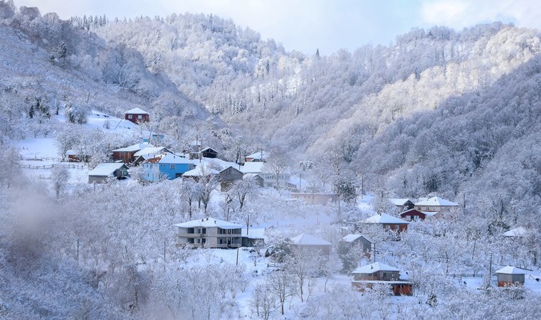 Sakarya'da kar nedeniyle kapanan 32 grup yolu ulaşıma açıldı