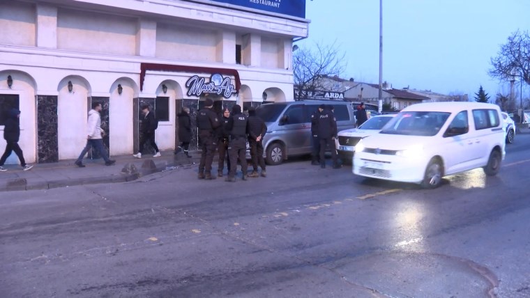 Restoran sahibine silahlı saldırı... Kurşun yağdırdılar!