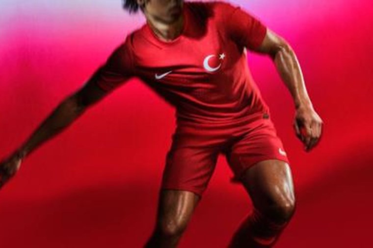 A Milli Takım'ın EURO 2024'te giyeceği yeni formaları resmen tanıtıldı