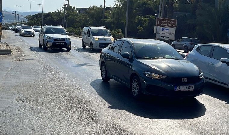 Otoyollarda tatil dönüşü trafiği: Uzun araç kuyrukları oluştu!