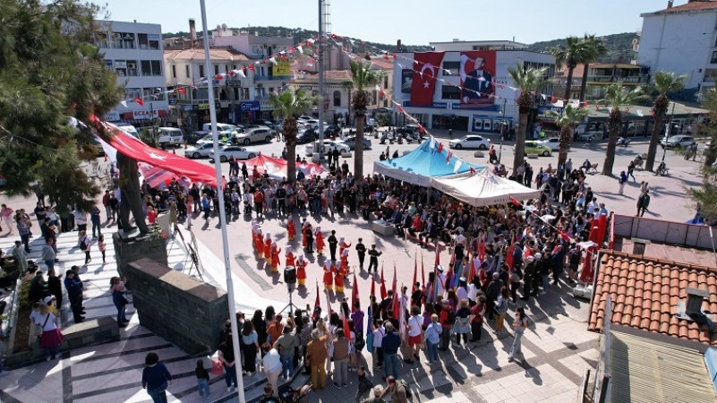 Atatürk’ün Ayvalık’a gelişinin 90. yılı coşkuyla kutlandı