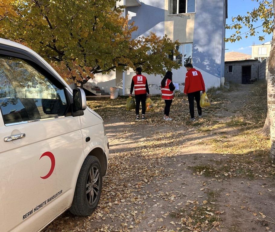 Çağlar Toğal’ın Kış Yardımı, Adilcevazlıları Sevindirdi